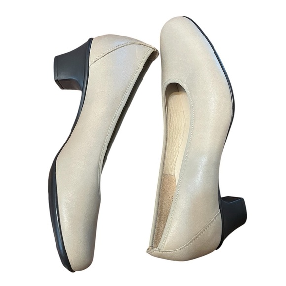 SAS Milano Leather Cream Round Toe Slip-On Pump Block Heel Shoe Sz 9 - Picture 1 of 6